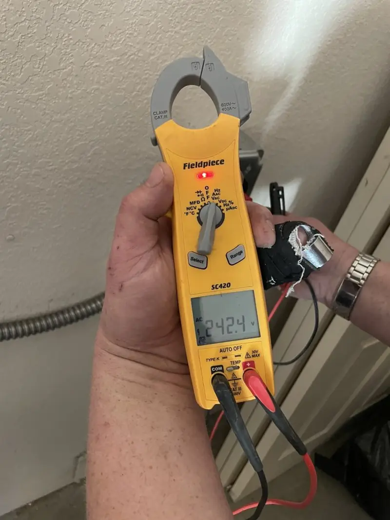 Voltage testing with clamp meter during Circuit Breaker Repair in Texarkana